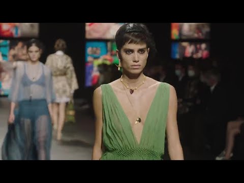 Christian Dior Fashion Show 2021 (SS21) 👗