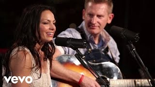 Joey+Rory - Gotta Go Back (Live) ft. Josh Turner