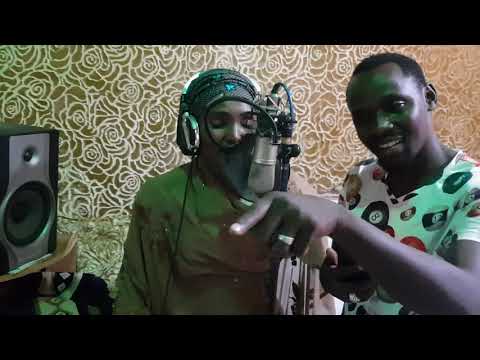 Hauwa yarfulani featuring Husaini Danko