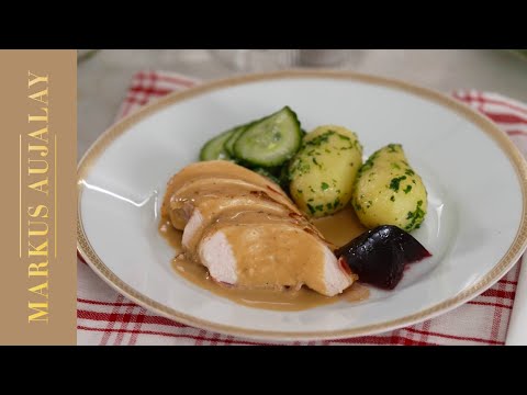 Söndagskyckling med bacon, gräddsås, pressgurka och vinbärsgelé | Markus Aujalay