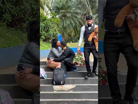 ME VESTI DE GARÇOM PARA SURPREENDER UM CASAL EM SITUAÇÃO DE RUA 🌹🎻