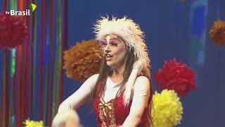 Os Saltimbancos cantam "História de uma gata" no Música Animada