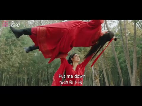 😂The bossy girl threw her runaway groom on the tree and forced the helper to be her new husband!