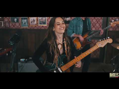NINA ATTAL LIVE SESSION "The Sun Is Rising"
