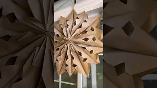 Paper Bag Snowflakes with a Twist! #christmascrafts #crafts #diy #christmasdecor