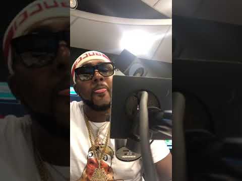 Snuggs P. - Introduces PHMG and freestyle on Power 105.1 with DJ Self part 1