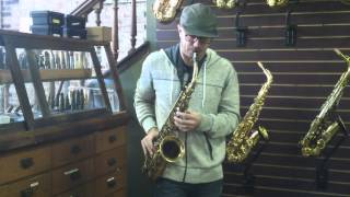 Video thumbnail for Saxquest! Super Balanced Action Alto SN 48913 by SaxquestShop