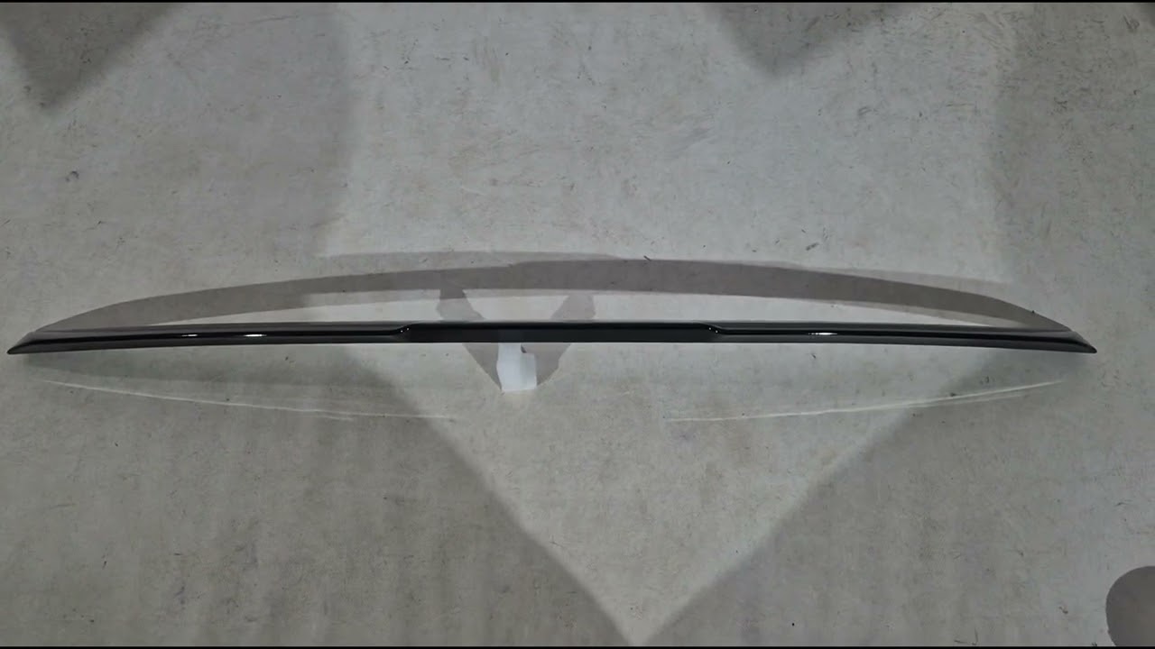 BMW 7 серия G70/G71 2022- гг. Спойлер на стекло (бленда) Video 1
