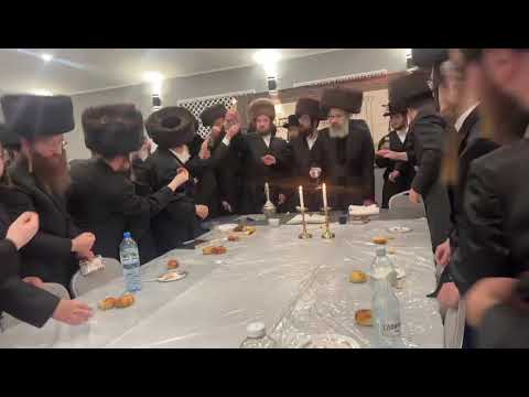Viznitz London Rebbe making Havdalah In Riminov Poland - Iyar 5783