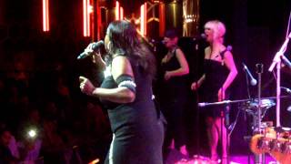 The Jones Girls - You're Gonna Make Me Love Somebody Else (Live in London 2011)