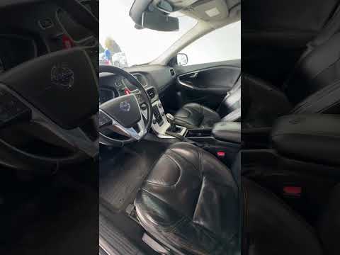 фото volvo v40 cross country i 0