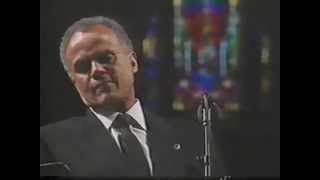 11 Turn the World Around - Harry Belafonte (Jim Henson&#39;s Memorial Service)