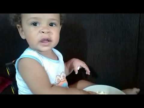 ele não deixa a mamãe comer pipoca