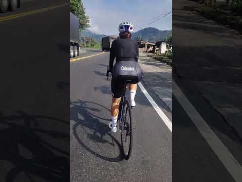 subiendo hacia Cajamarca Tolima #ciclismo #vivoysoyfeliz #bicicleta #cycling #deporte
