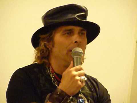 MIKE TRAMP - about Vito Bratta (fan-segment of Q & A session)