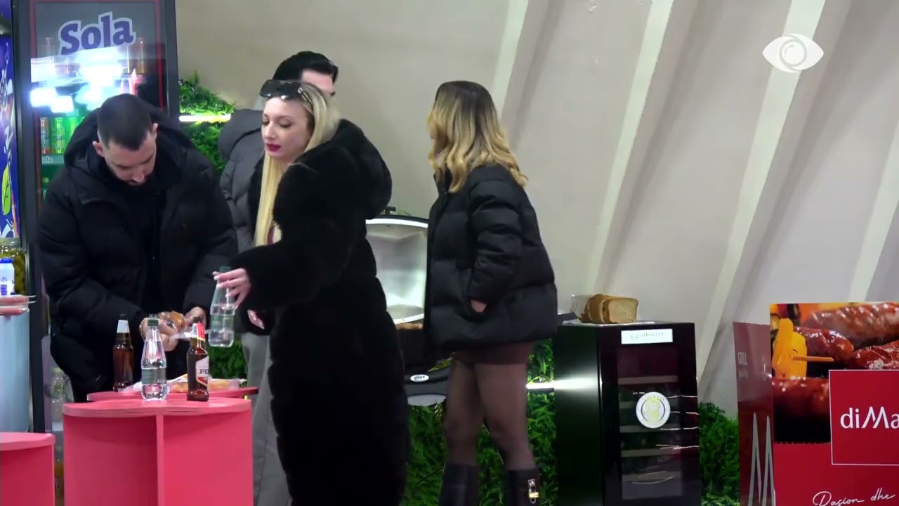 “I kanë gatuar me dashuri”/ Kristi shijon ushqimin e përgatitur nga Ina dhe Keijsi