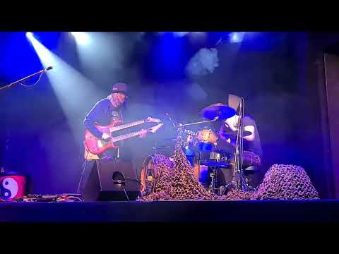 pARTyzant Krzysztof Toczko i Mikołaj Toczko - Smells Like Teen Spirit (cover Nirvana)