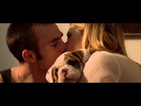 London (2005) - Jessica Biel and Chris Evans kissing with a puppy thumnail