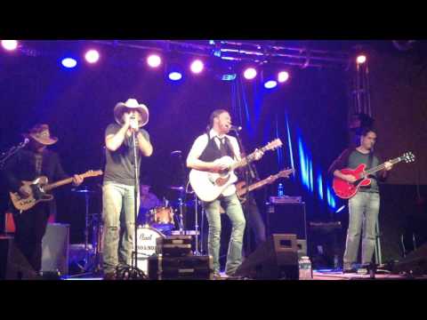 McKenzies Mill - My Heaven Is A Small Town - Live