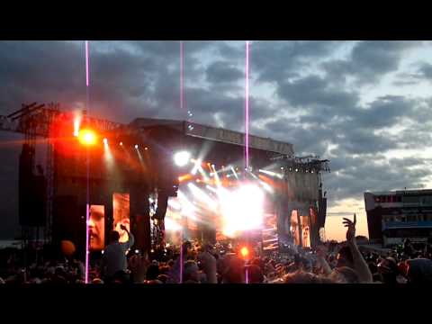 Kings of Leon - Sex on Fire - Lancashire County Cricket Club - Manchester - 19th June 2011