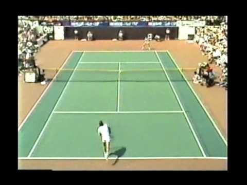 Michelob 1982 Final - Connors vs Borg (Pt 1 highlights)