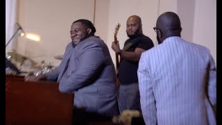 Awesome Organ Player!