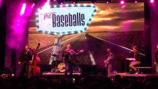 The Baseballs - My Baby Left Me For a DJ (Live in Moscow)