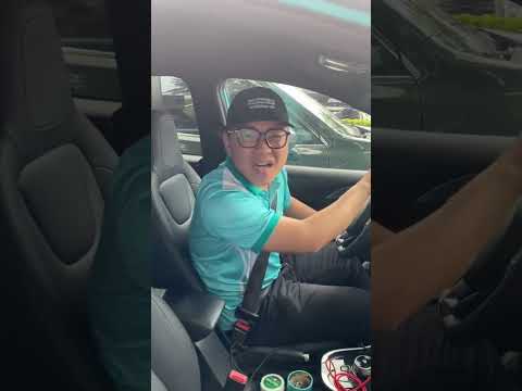 Đi thế này xe máy phải đi lên đường đi bộ