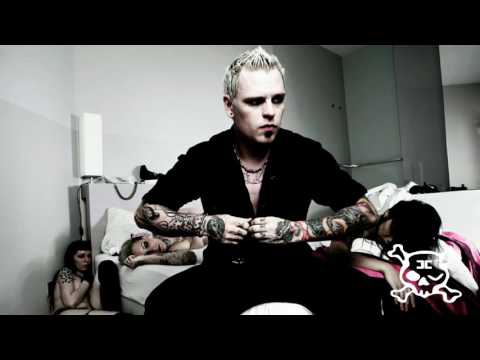 Videoclip de Satans Propaganda — Combichrist