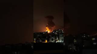 תיעוד מתקיפת מאגרי הנפט סמוך לטהרן.