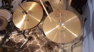 Video thumbnail for Paiste Dimensions 15" Thin/Heavy vs. Medium-Heavy Crunch Hi Hats Demo by Daniel Plasko