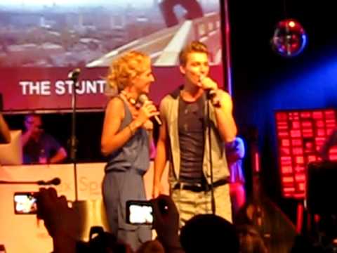 LIVE: Kati Wolf's duet with Alexey Vorobyov at Eurovision 2011 | wiwibloggs