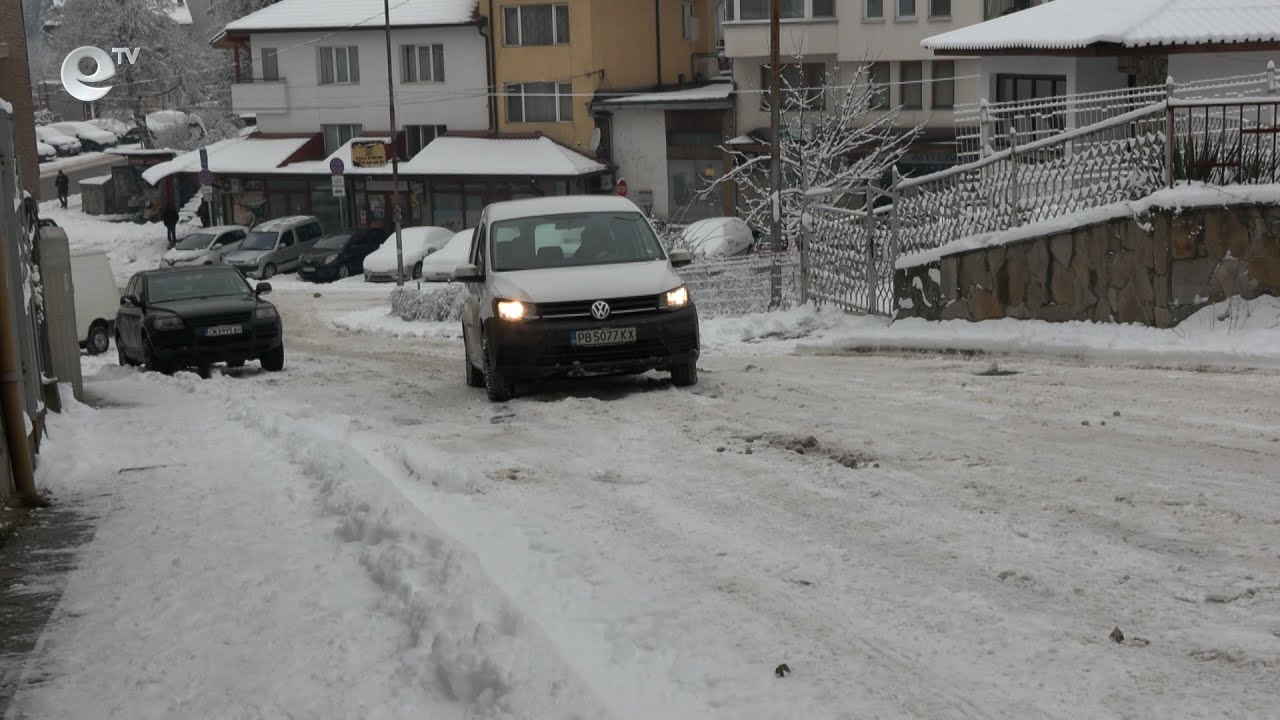 С усложнена снежна обстановка осъмна Смолянска област