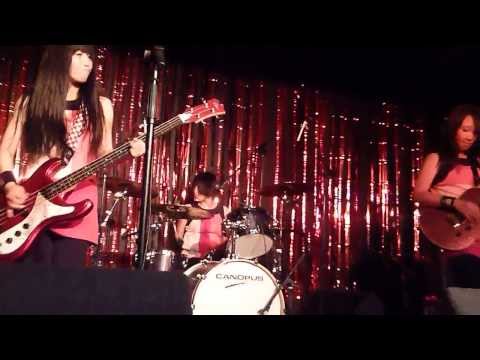 Shonen Knife - I Am A Cat (Live in Sheffield - 06.09.2013)