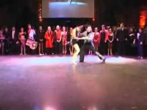 Jhonny (Johnny) Vazquez y Carolina Cerisola Salsa L.A. Style - YouTube2.flv