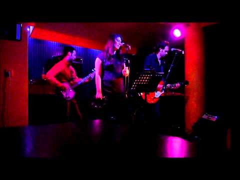 The Desserts - Don't Pull My Strings