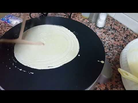 Nora Khalaf making crepes at home 10.06.2017