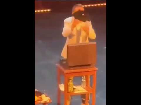 Հայկ Մարությանը բեմադրության ժամանակ ՀՀ քարտեզը ցուցադրել է առանց Սյունիքի