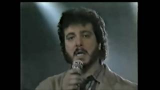 Solid Gold (Season 4 / 1984) Sergio Mendes (Featuring Joe Pizzulo) - &quot;Olympia&quot;