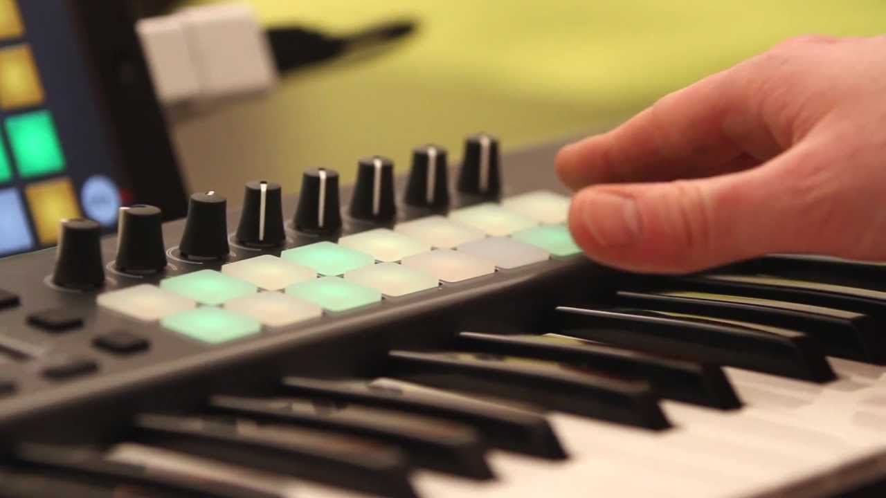 Novation // Launchkey MIDI keyboard controller - YouTube
