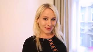 17+ beautiful hot sexy girl 17+ beautiful hot sexy girl