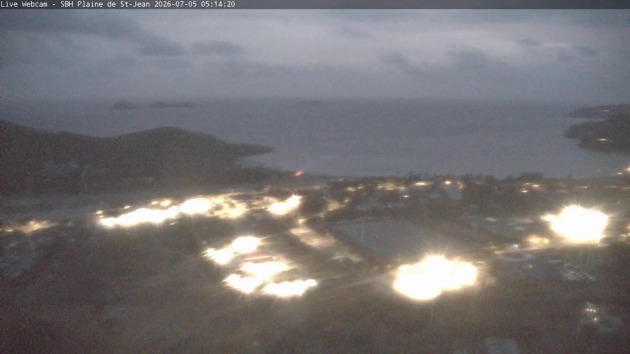 Live webcam view of St-Jean Plain Airport & Bay View