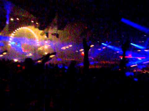 outro gunz for hire @ qlimax 2011