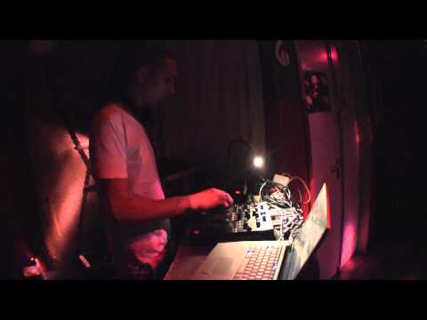 DEFINITION OF HOUSE // 3.JUNI - FUNDBUREAU // OPENING