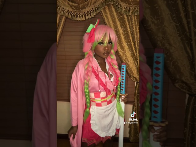 Vídeo relacionado con DACHENG Póster con impresiones de personajes de anime para Demon-Slayer-Mitsuri-Cosplay - Licencia Oficial