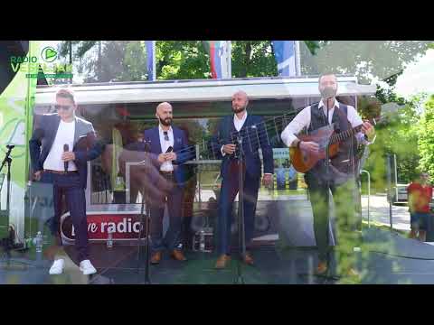 25 let radia Veseljak - Prvi dan Veseljakove turneje, je ponudil tudi trenutke popolne romantike.