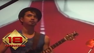 Download lagu Ungu - Dia Maha Sempurna (Live Konser Solo 20 April 2013) mp3 Download lagu Ungu - Dia Maha Sempurna (Live Konser Solo 20 April 2013) mp3