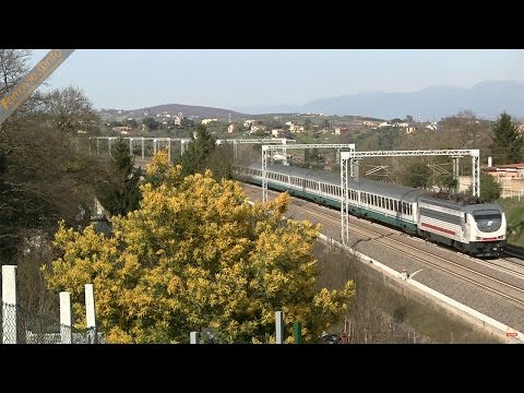 E.402B.143 livrea IC Giorno con Intercity 585 Trieste - Roma in transito a Capena