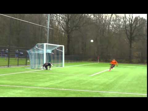 12 dec 2015 Breukelen Fc C1 - VV De Meern C2 com 3-0 Vrije bal Darell
