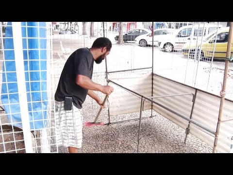 Estrutura é desmontada no Jardim Público após carnaval em RC